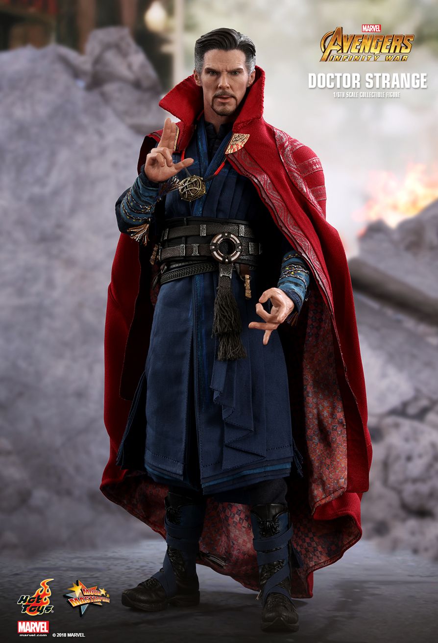 Doctor Strange Sixth Scale Figure by Hot Toys